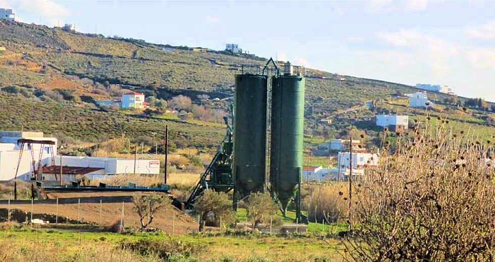 Αντιδράσεις για τη μονάδα σκυροδέματος στην Ανδρο