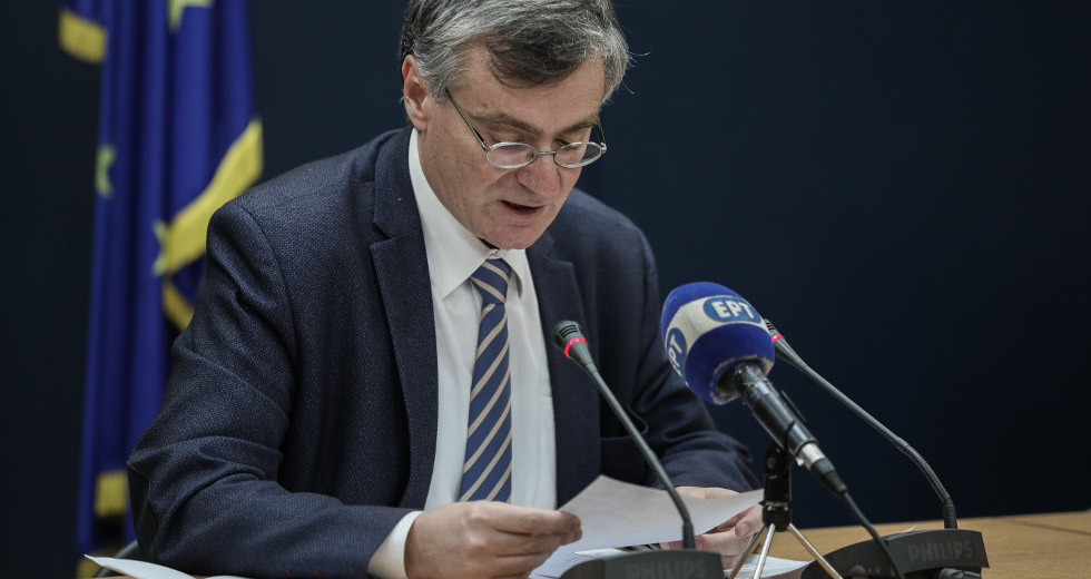 Χωρίς φρένο η διασπορά της πανδημίας