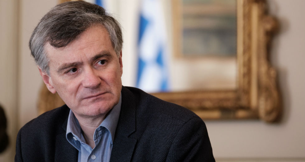 Καλπάζει η πανδημία – Δοκιμάζονται τα συστήματα Υγείας