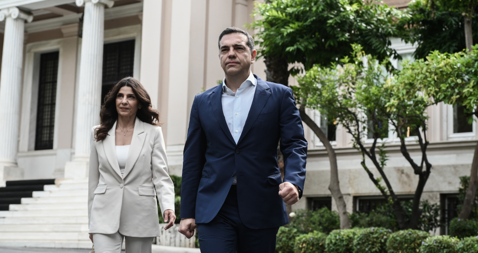 Τσίπρας: Μείζον εθνικό και θεσμικό ζήτημα οι εκβιασμοί και η στοχοποίηση
