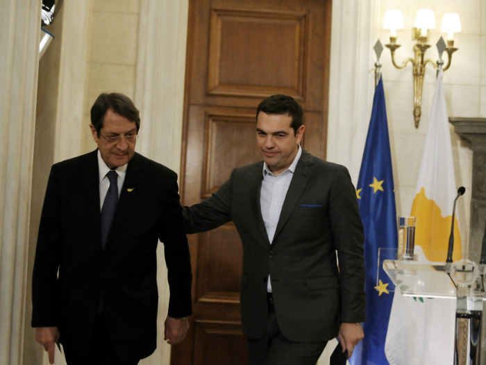 Σηκώνει το γάντι του Politico ο Κοτζιάς