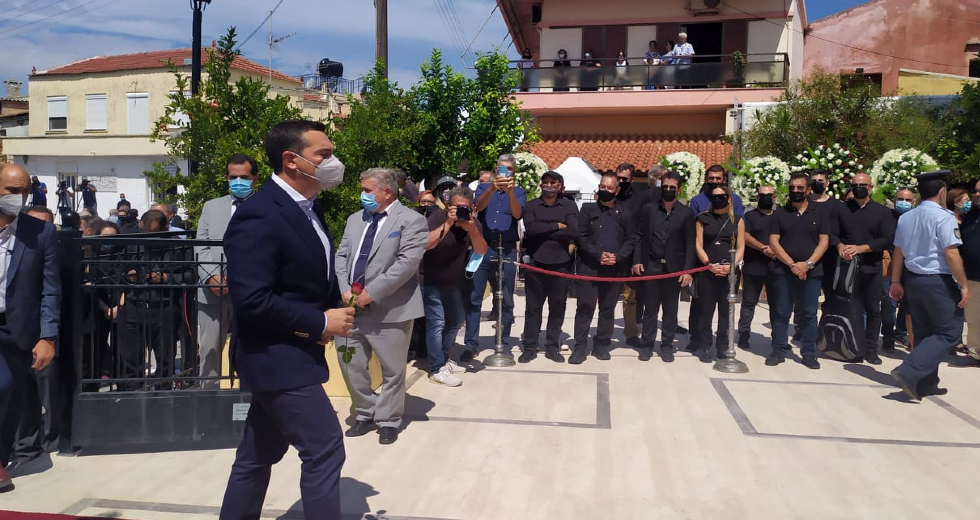 Στην αγκαλιά της Κρήτης ο Μίκης Θεοδωράκης