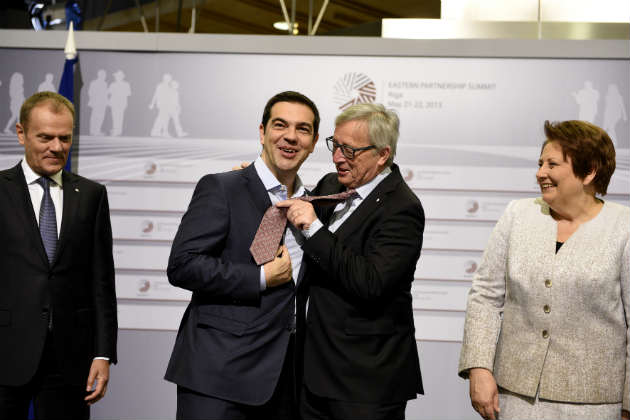 Καρότο από Κομισιόν, μαστίγιο από ΔΝΤ και Γερμανία