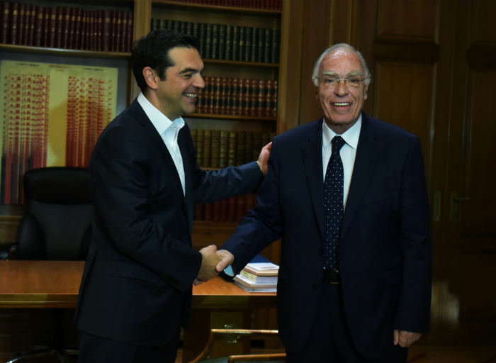 Πρώτες επαφές Τσίπρα με τους πολιτικούς αρχηγούς