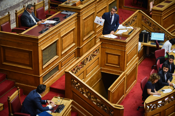 «Μετωπική» με προσωπικές αιχμές