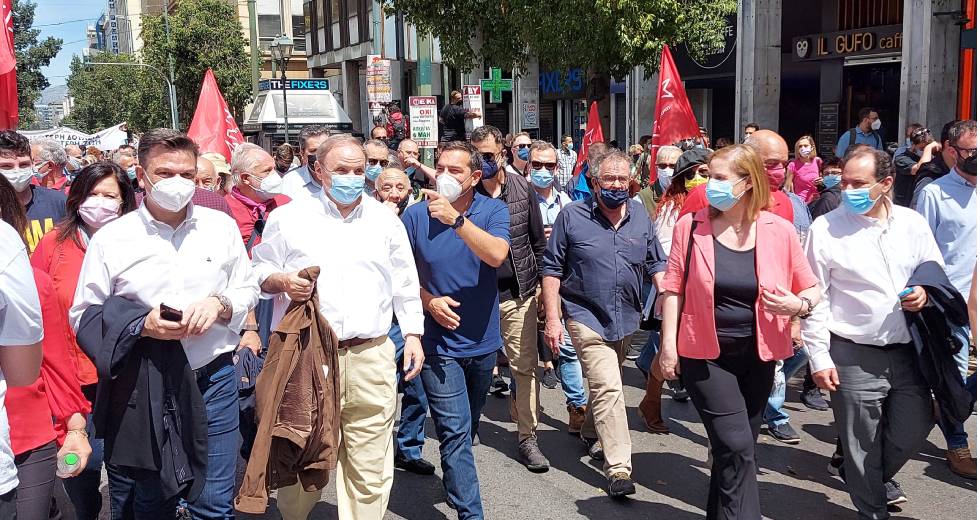 Όλοι στους δρόμους για το 8ωρο