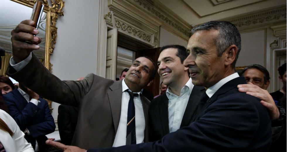 Τσίπρας: Κανένας Ρομά αβοήθητος στην κρίση