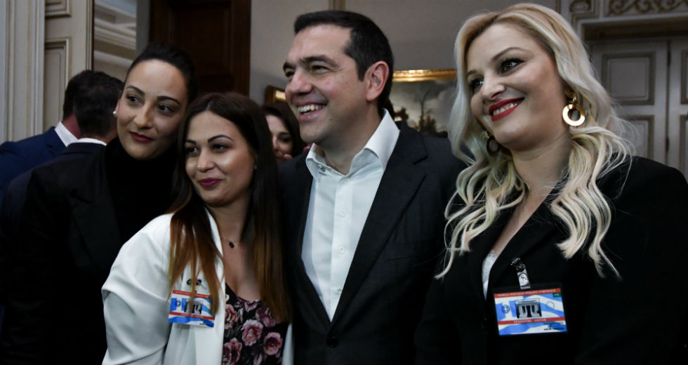 Τσίπρας: Κανένας Ρομά αβοήθητος στην κρίση