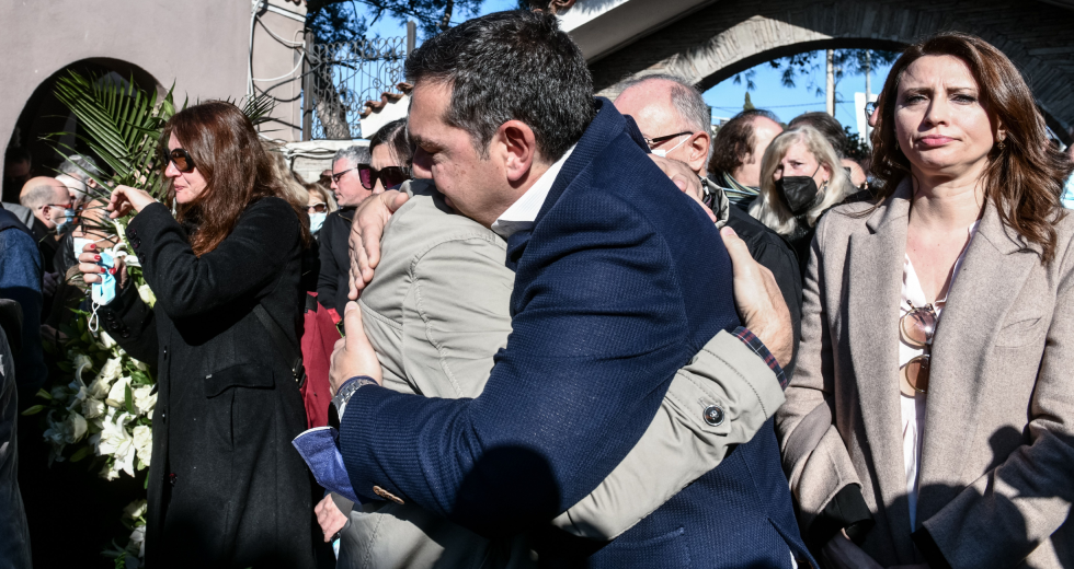 Το τελευταίο αντίο στον Νότη Μαυρουδή