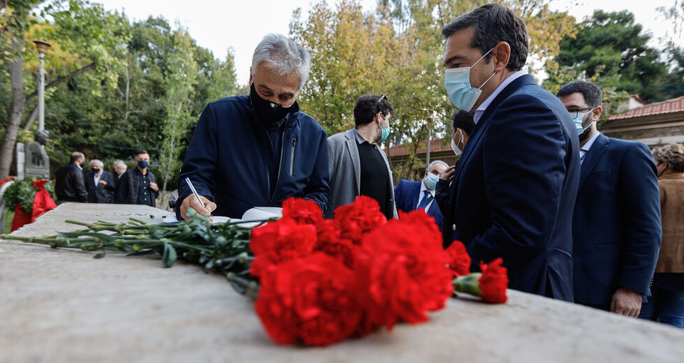 Με σθένος, γαρίφαλα και αποστάσεις