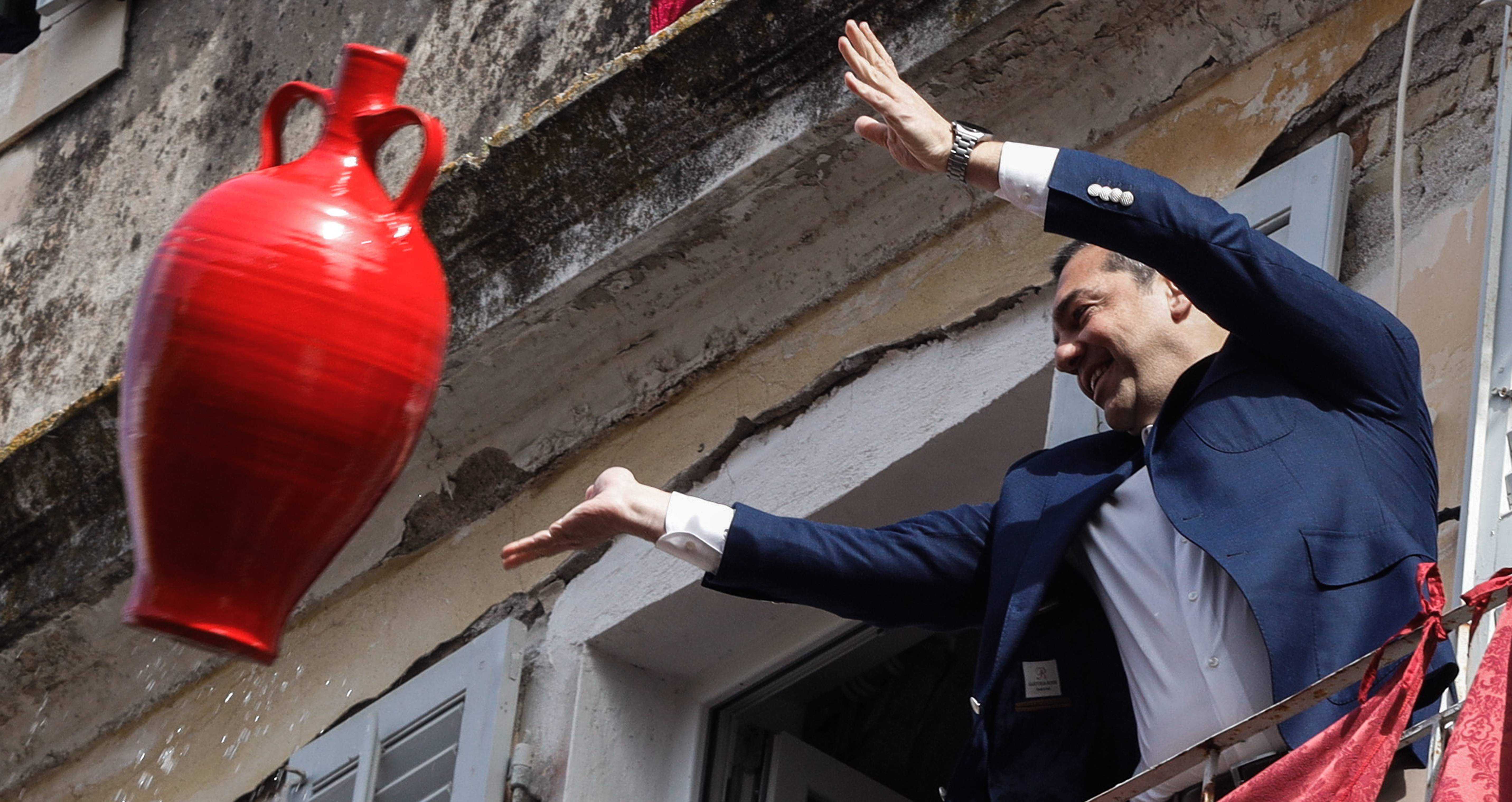 Ευχές για την Ανάσταση από πολιτικούς αρχηγούς και κόμματα