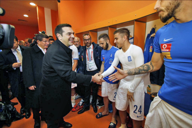 Τσίπρας vs Νταβούτογλου με τον Κοτζιά τερματοφύλακα!