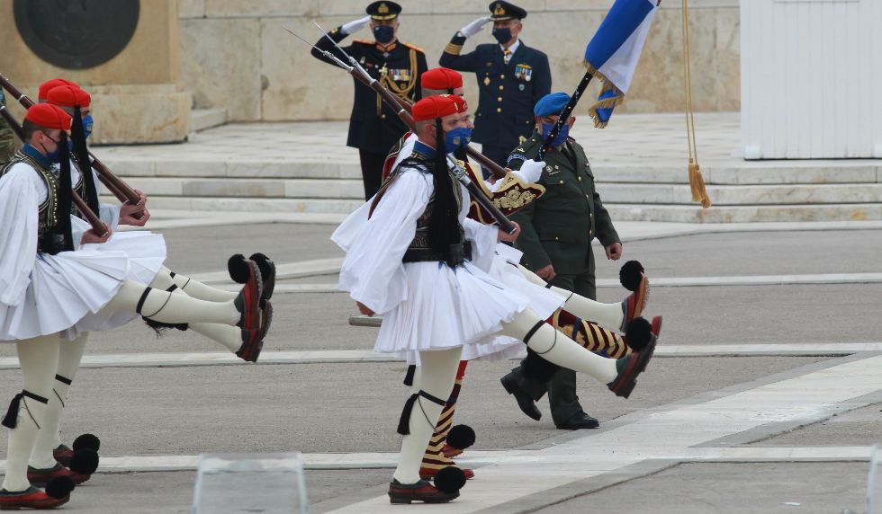Μεγαλειώδεις εορτασμοί σε μια Αθήνα «φάντασμα»