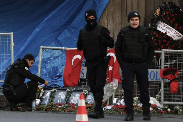 Ερωτήματα, ενώ συνεχίζονται οι έρευνες στην Κωνσταντινούπολη