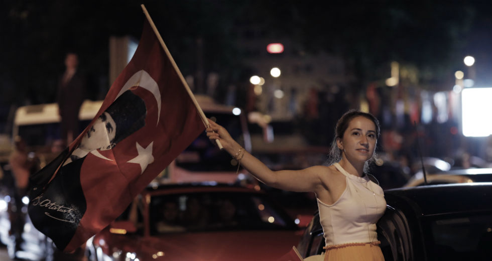 Δήμαρχος Κωνσταντινούπολης ο Ιμάμογλου με 54,21%