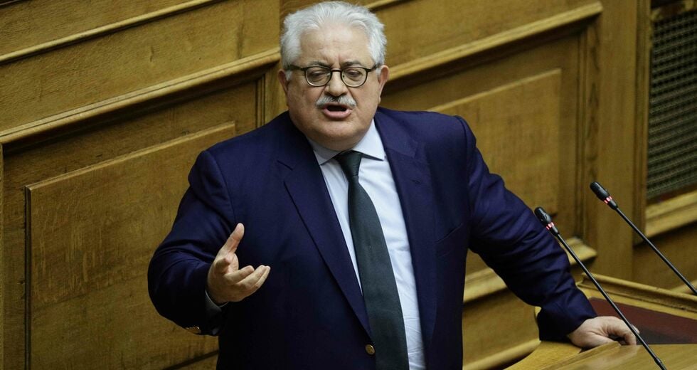 Σύγκρουση με φόντο το «απόρρητο»