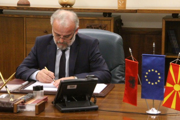 Στα χέρια του Ιβάνοφ το κλειδί της επίλυσης της κρίσης στην ΠΓΔΜ