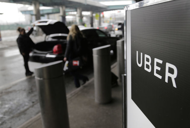 Ταξιτζήδες vs Uber: το αθηναϊκό γουέστερν του 2017