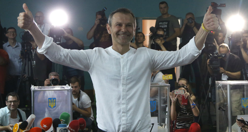 Στο κόμμα του Ζελένσκι η πλειοψηφία του ουκρανικού κοινοβουλίου