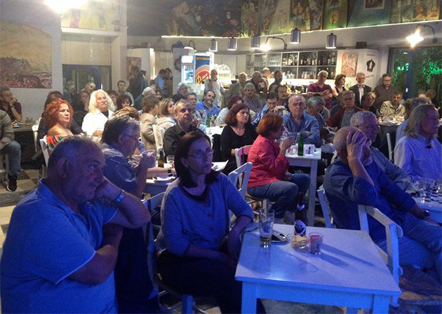 Η Νάντια Βαλαβάνη στον τόπο της πολιτικής της δολοφονίας