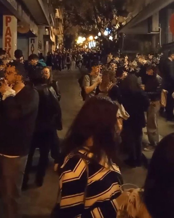 Οι μαζώξεις στις πλατείες πίσω από το… προφανές