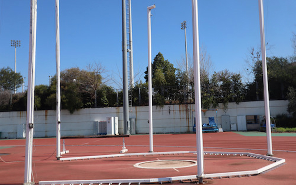 «Θα πληρώνουμε για να προπονούμαστε;»