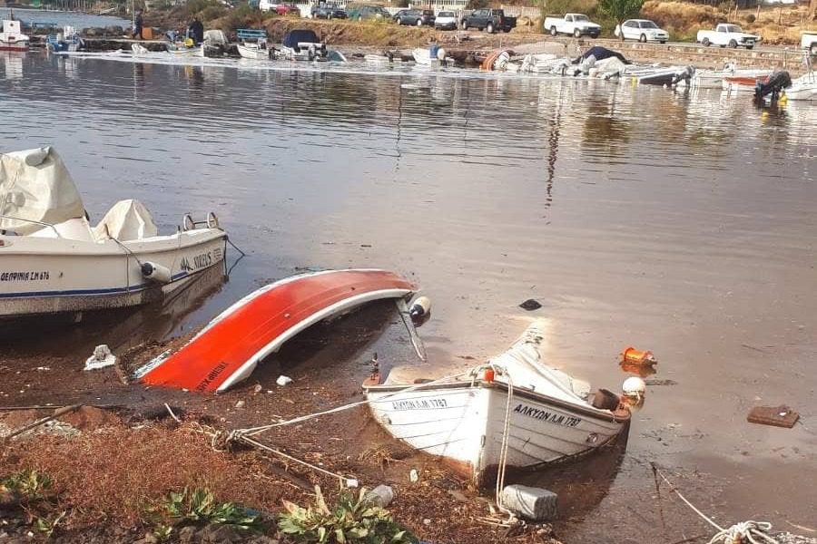 Μπουρίνι «έπνιξε» οικισμούς στο Μανταμάδο της Λέσβου