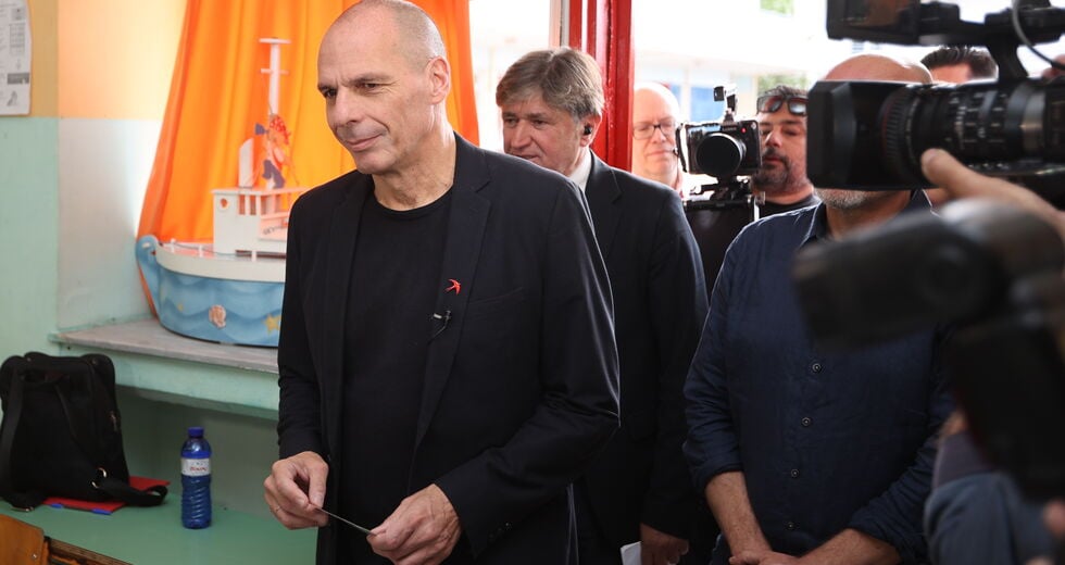 Χαμόγελα στο ΚΚΕ, κατήφεια στο ΜέΡΑ25
