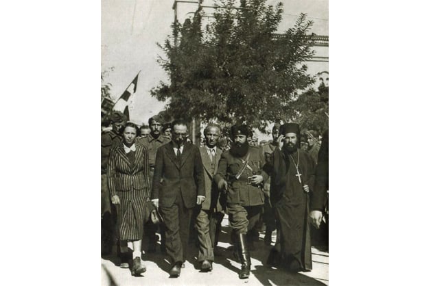 «Εμπρός για το νέο αρματολίκι»