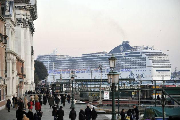 Οι Βενετοί λένε «Addio Venezia»