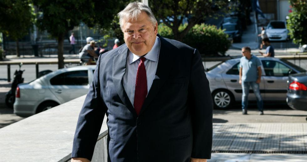 Στη Βουλή από τον Αλ. Τσίπρα η κατρακύλα της χώρα μας στη διαχείριση της πανδημίας