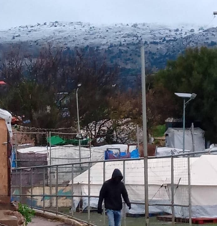 «Στον πάγο» μπήκαν χιλιάδες πρόσφυγες και μετανάστες