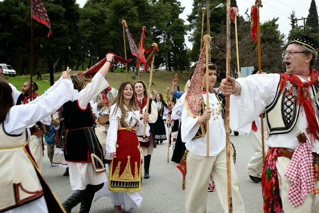 Τσικνοπέμπτη, ο χορός στη σχάρα
