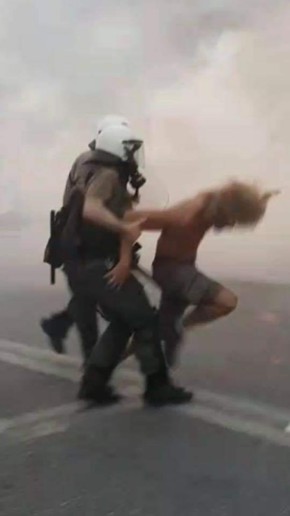 Αστυνομικές αγριότητες στον Βόλο