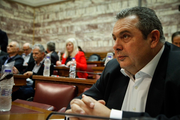 Μετωπική σύγκρουση για τη Συμφωνία των Πρεσπών [Live]