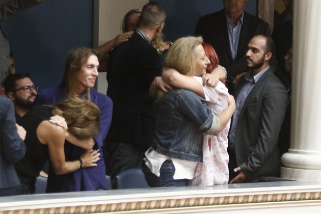 148 «ναι» για τη νομική αναγνώριση φύλου στα 15