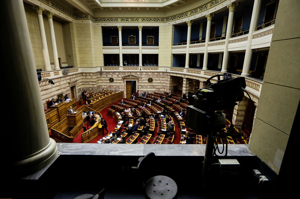 Μπαράζ διαστρεβλωμένων ειδήσεων