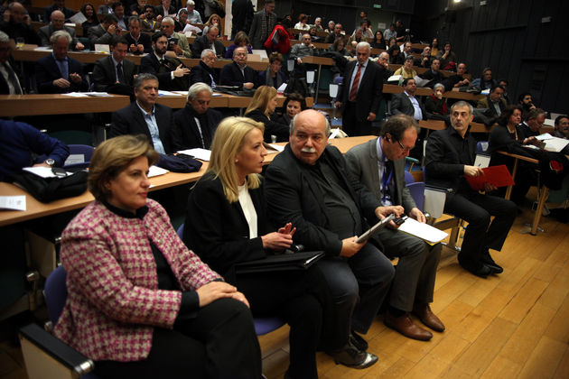 Αποκεντρωμένη και δημόσια η διαχείριση των απορριμμάτων