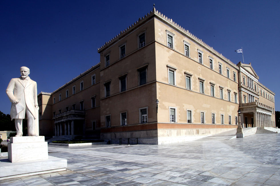 Εγκαλούν την κυβέρνηση επειδή εφαρμόζει τον νόμο