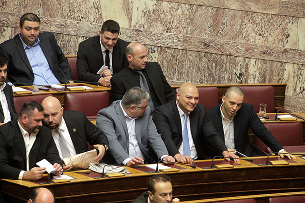 Με τη σβάστικα στο μπράτσο
