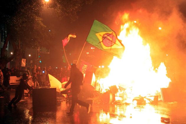 «Θράσος» και σκάνδαλα vs σάμπα και μποσανόβα
