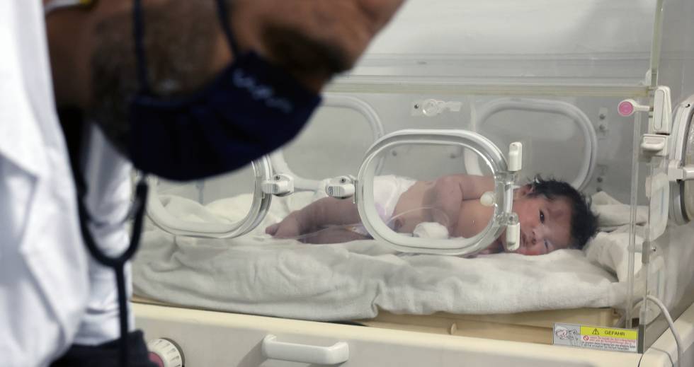 Μάχη με τον χρόνο στα συντρίμμια σε Τουρκία και Συρία