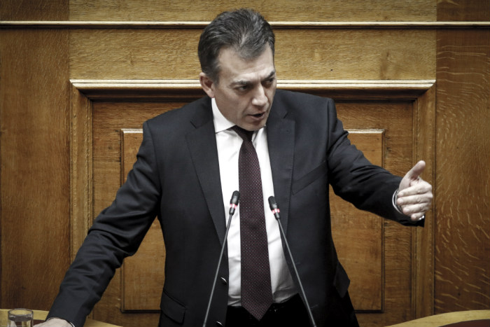 Κόντρες για την απεργία και την α’ κατοικία στην Ολομέλεια