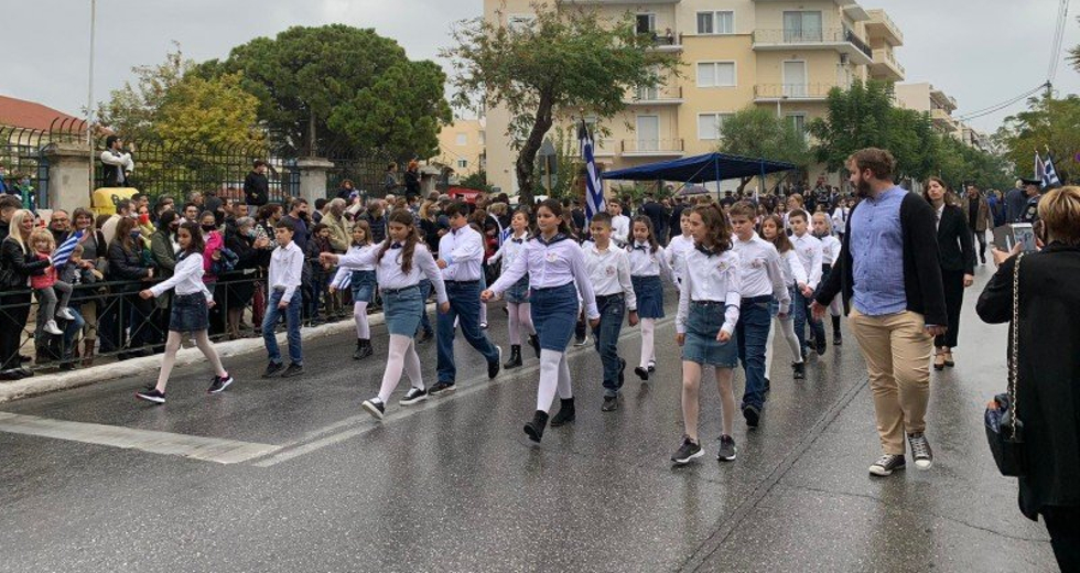 Με παρελάσεις και μέτρα τιμήθηκε στην Κρήτη η επέτειος της 28ης Οκτωβρίου