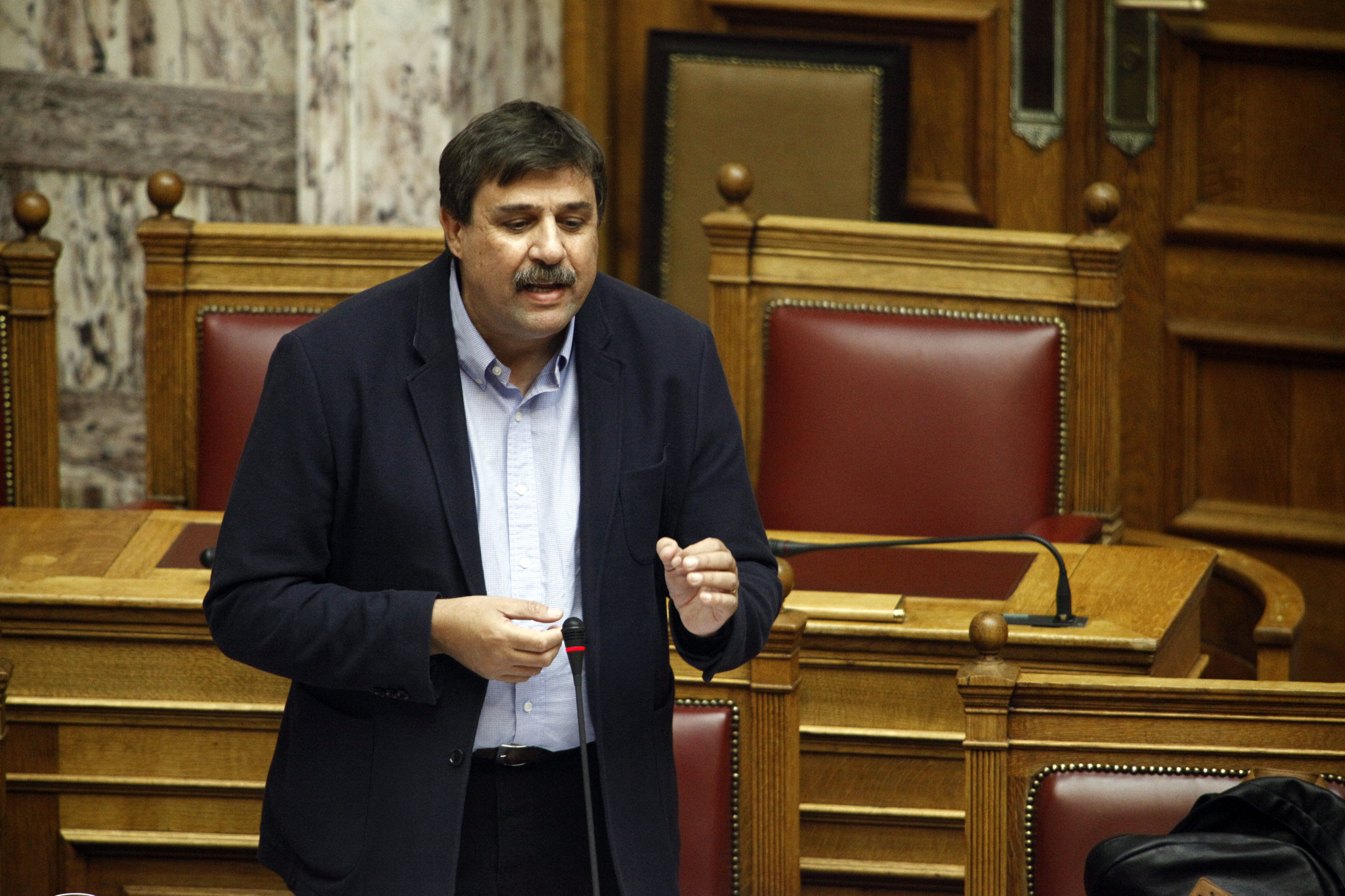 Επεισόδια με κόντρες και ύβρεις στη Βουλή
