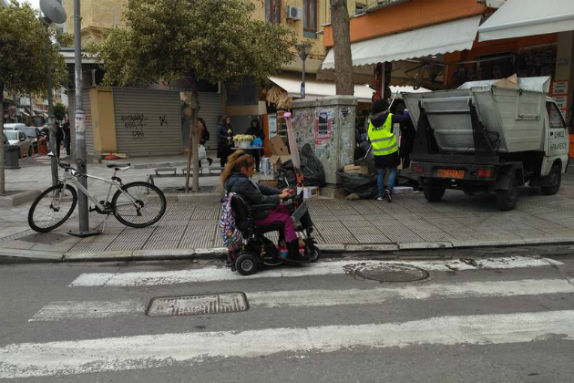 Ηρακλειώτισσα με κινητικά προβλήματα ζητά τα αυτονόητα
