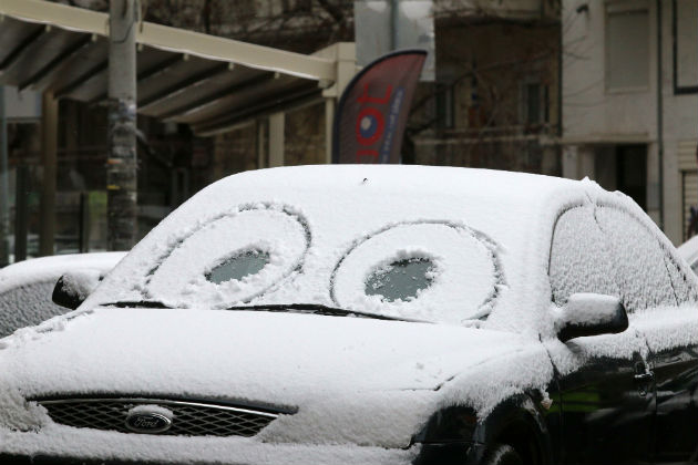Σε κλοιό χιονιά η χώρα