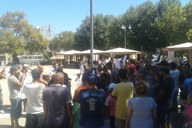 Ειρηνικές διαμαρτυρίες προσφύγων σε Χίο και Λέσβο