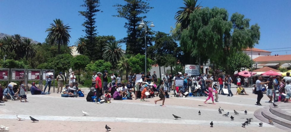 Για τρίτη μέρα διαμαρτύρονται πρόσφυγες στη Χίο 