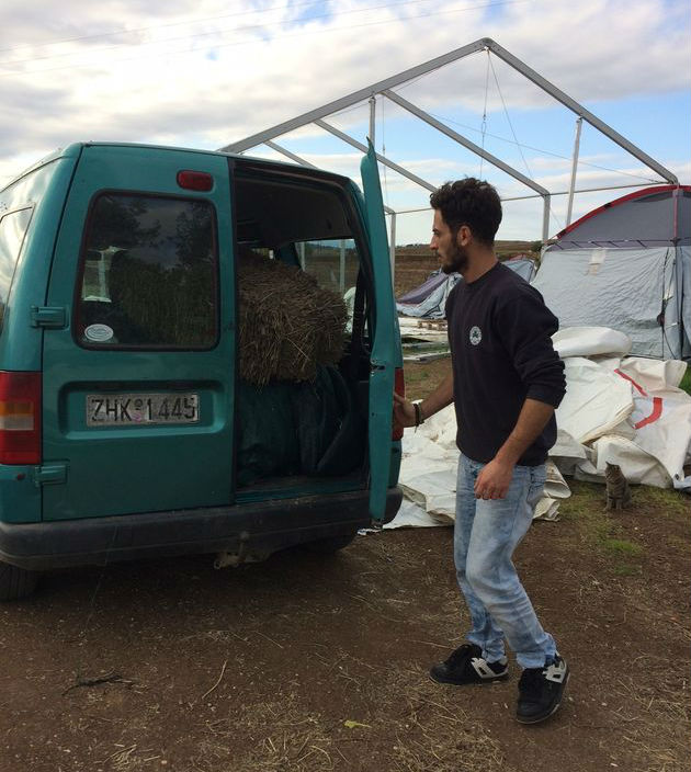 Tα «χωράφια της αλληλεγγύης»: οι πρόσφυγες αυτοοργανώνονται
